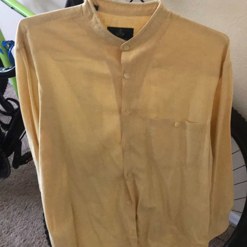 Light weight linen button down made in Italy